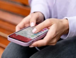 Apa Maksud Telefon Pintar? Definisi, Fungsi & Kepentingan Terkini
